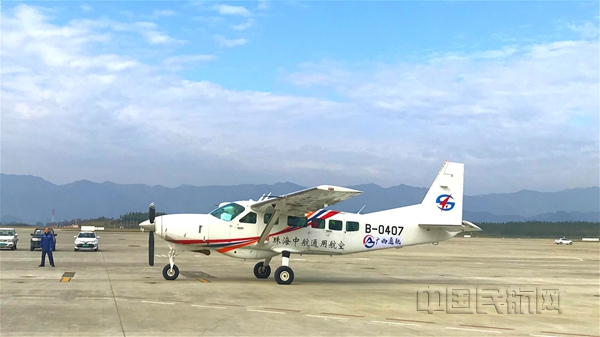 執(zhí)飛飛機(jī)_副本.jpg 執(zhí)飛飛機(jī)_副本.jpg